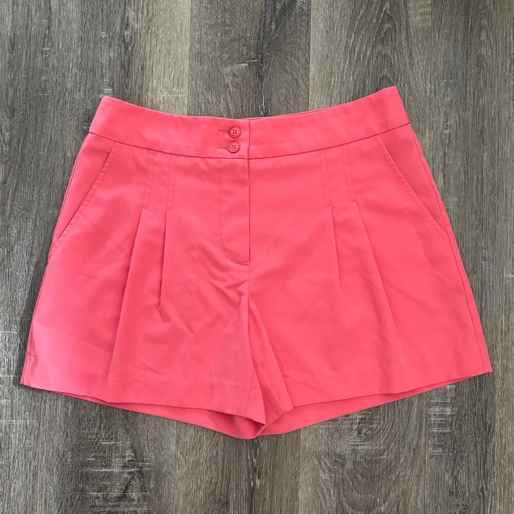 Trina Turk Pleated Shorts in Pink - Size: 6 - Picture 2 of 8